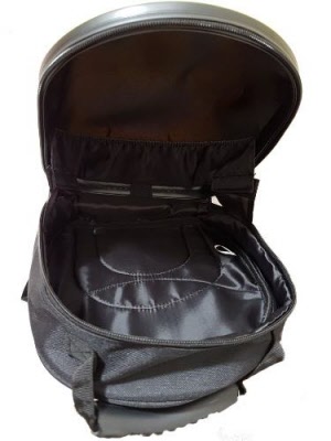 backpack opens half and fully